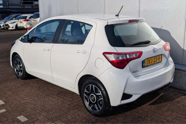 Toyota Yaris (2020) thumbnail 11