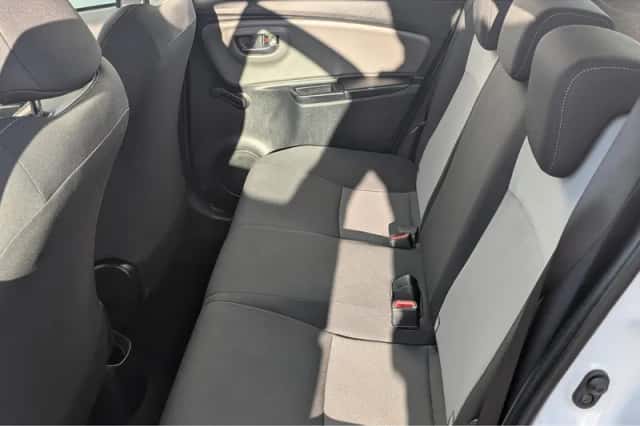 Toyota Yaris (2020) thumbnail 15
