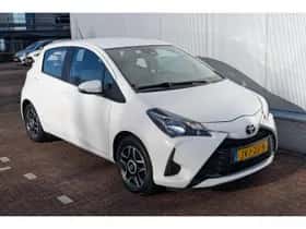 Toyota Yaris (2020) thumbnail 3
