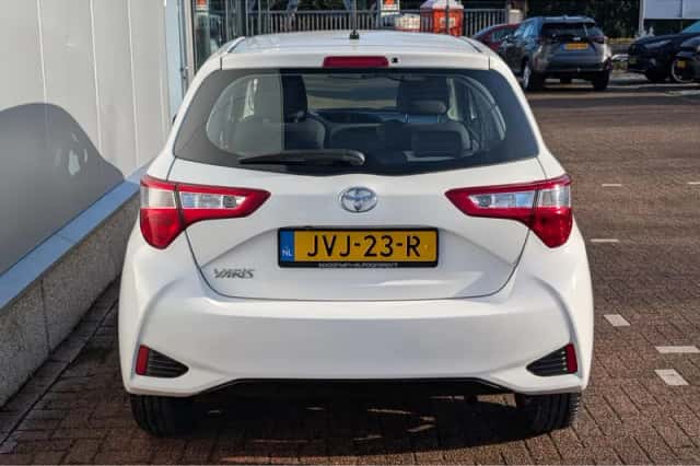 Toyota Yaris (2020) thumbnail 6