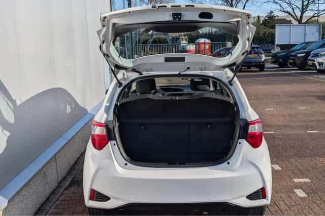 Toyota Yaris (2020) thumbnail 7