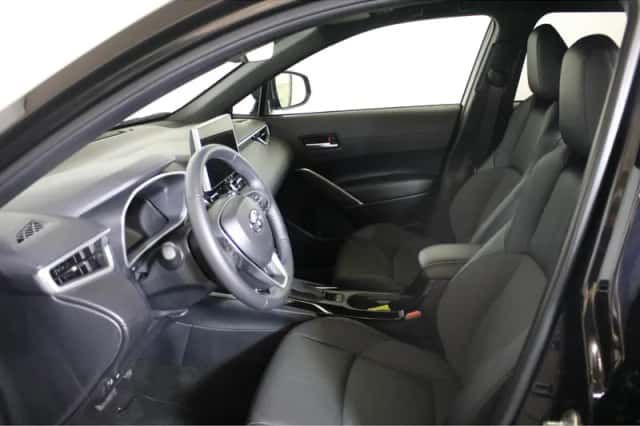 Toyota Corolla (2024) thumbnail 2