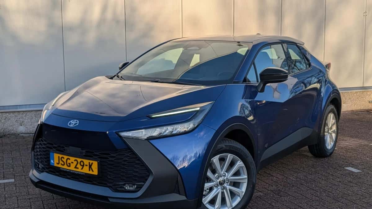 Toyota C-HR (2025) — foto 1