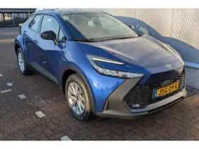 Toyota C-HR (2025) thumbnail 3