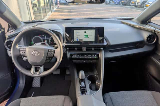Toyota C-HR (2025) thumbnail 21