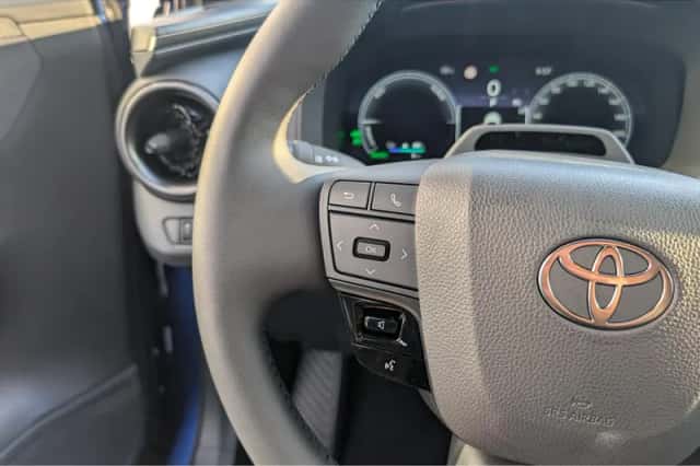 Toyota C-HR (2025) thumbnail 26