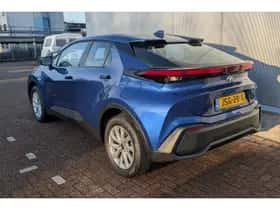 Toyota C-HR (2025) thumbnail 8