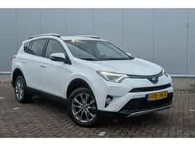 Toyota RAV4 (2017) thumbnail 2