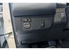 Toyota RAV4 (2017) thumbnail 13