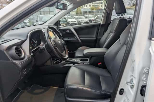 Toyota RAV4 (2017) thumbnail 14