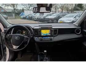 Toyota RAV4 (2017) thumbnail 18