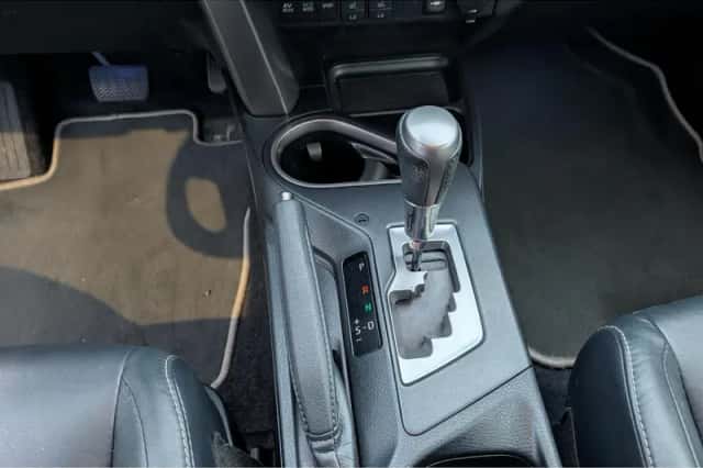 Toyota RAV4 (2017) thumbnail 24