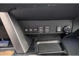 Toyota RAV4 (2017) thumbnail 25