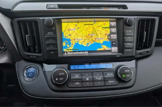Toyota RAV4 (2017) thumbnail 26
