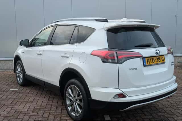 Toyota RAV4 (2017) thumbnail 4