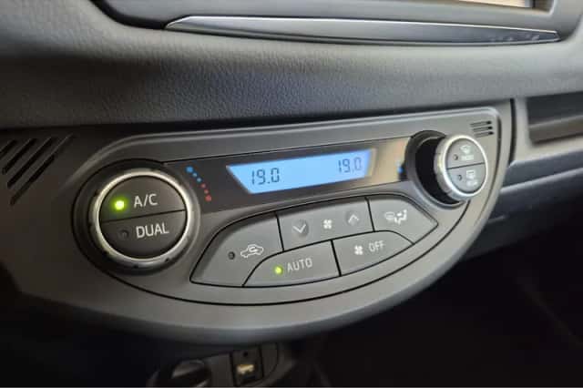Toyota Yaris (2018) thumbnail 19