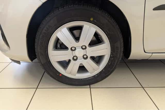 Toyota Yaris (2018) thumbnail 30