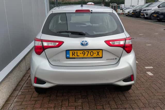 Toyota Yaris (2018) thumbnail 6