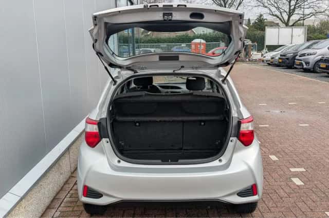 Toyota Yaris (2018) thumbnail 7
