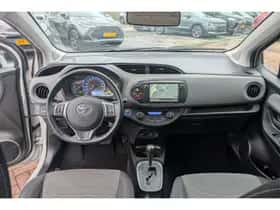 Toyota Yaris (2015) thumbnail 15