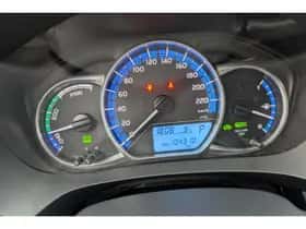 Toyota Yaris (2015) thumbnail 16