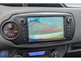 Toyota Yaris (2015) thumbnail 17