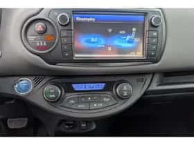 Toyota Yaris (2015) thumbnail 18