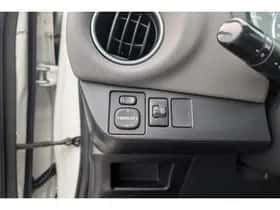 Toyota Yaris (2015) thumbnail 20