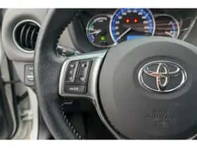 Toyota Yaris (2015) thumbnail 21