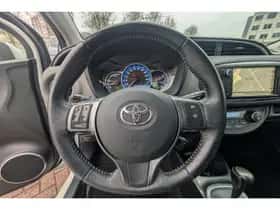 Toyota Yaris (2015) thumbnail 23