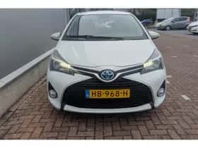 Toyota Yaris (2015) thumbnail 4