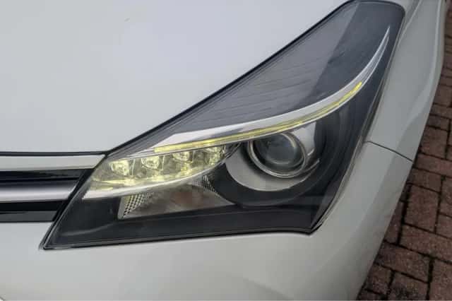 Toyota Yaris (2015) thumbnail 5