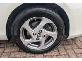 Toyota Yaris (2015) thumbnail 6