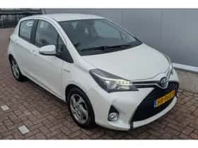 Toyota Yaris (2015) thumbnail 7