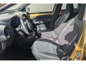 Toyota Aygo (2023) thumbnail 5