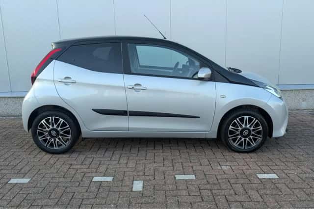 Toyota Aygo (2019) thumbnail 13