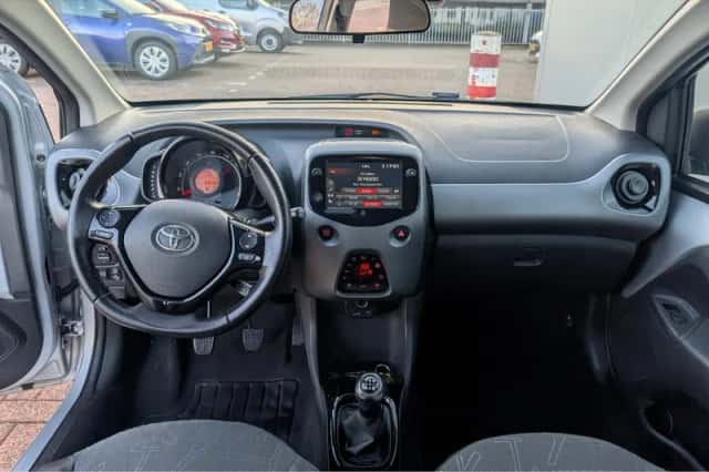 Toyota Aygo (2019) thumbnail 16
