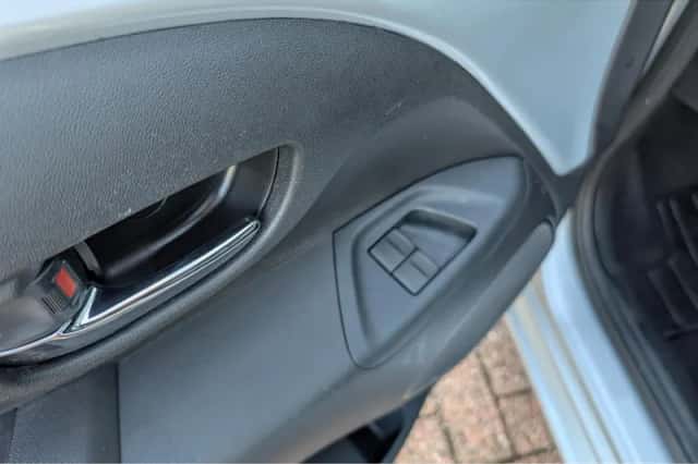 Toyota Aygo (2019) thumbnail 17
