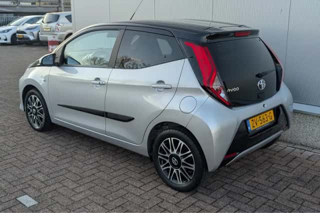 Toyota Aygo (2019) thumbnail 3