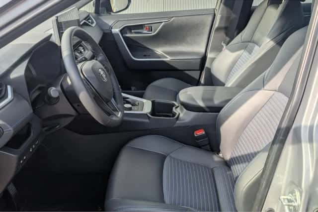 Toyota RAV4 (2025) thumbnail 12