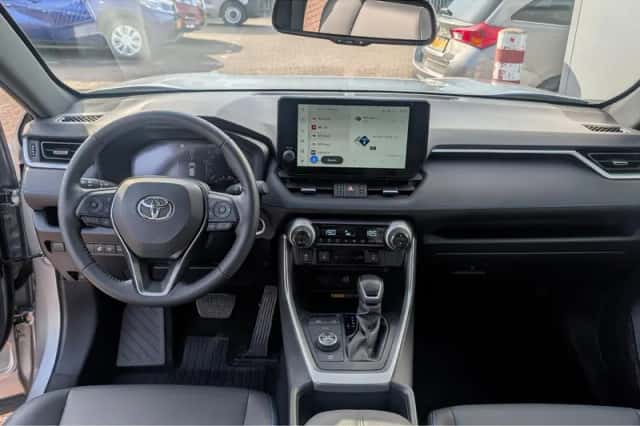 Toyota RAV4 (2025) thumbnail 15