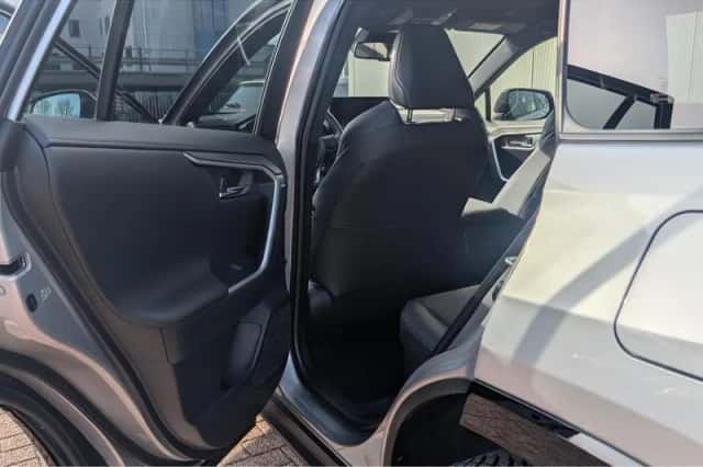 Toyota RAV4 (2025) thumbnail 17