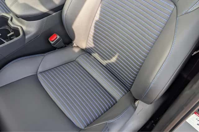 Toyota RAV4 (2025) thumbnail 18