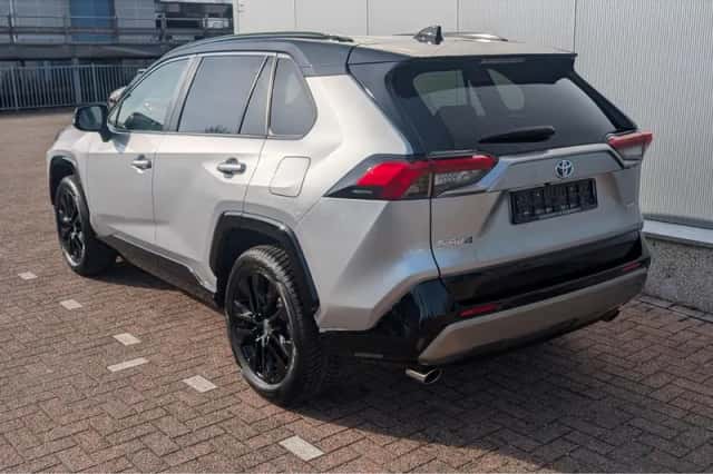 Toyota RAV4 (2025) thumbnail 3