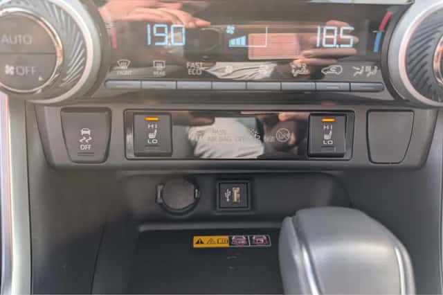 Toyota RAV4 (2025) thumbnail 22