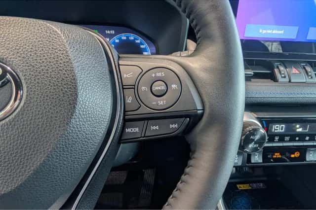 Toyota RAV4 (2025) thumbnail 26