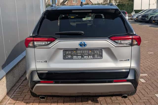 Toyota RAV4 (2025) thumbnail 5