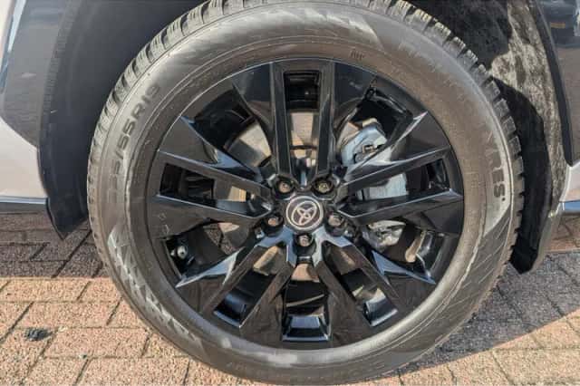 Toyota RAV4 (2025) thumbnail 7