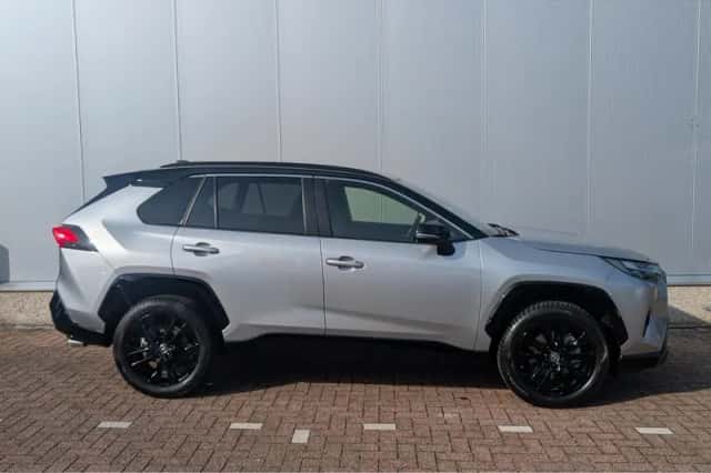 Toyota RAV4 (2025) thumbnail 9