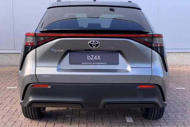 Toyota bZ4X (2026) thumbnail 5